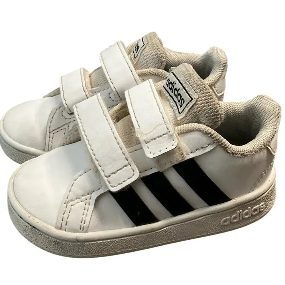 adidas Boy's athletic Toddler Shoes White Black Size 5